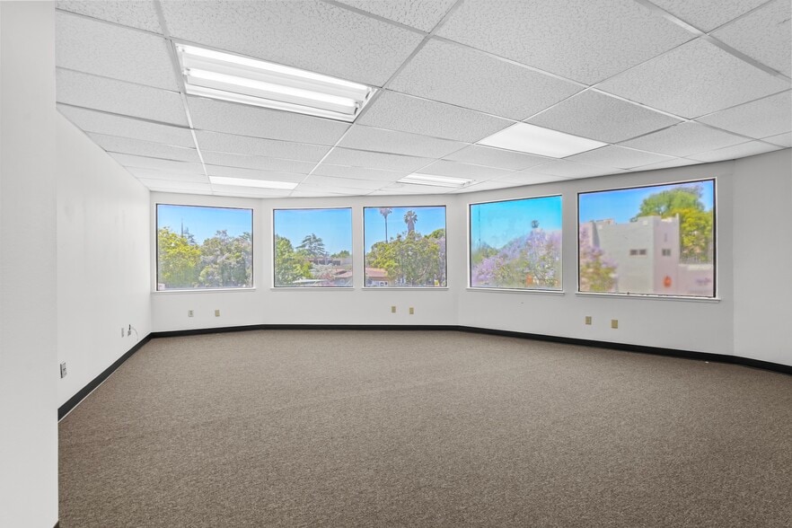 More Photos Of 4127 Bay St, Fremont Office For Lease