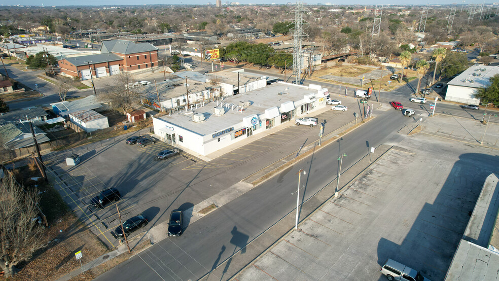 More Photos Of 107-109 Latch Dr, San Antonio Storefront Retail Office For Lease