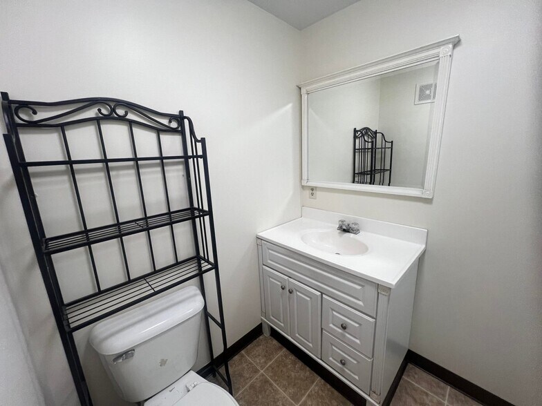 More Photos Of 380 S Main St, De Graff Light Manufacturing For Sale