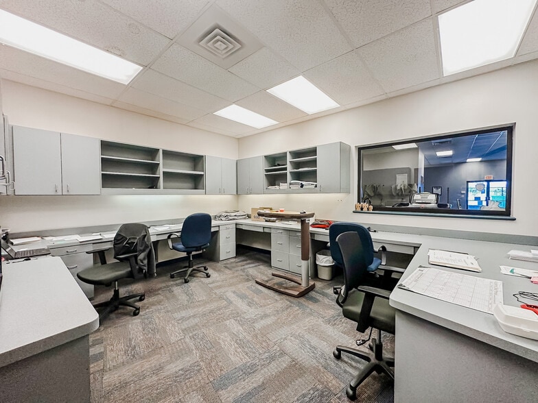 More Photos Of 2900 Plank Rd, Altoona Restaurant For Lease