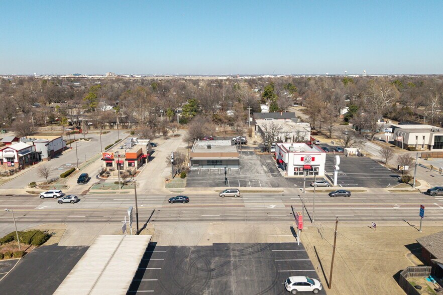 More Photos Of 1829 W Main St, Norman Freestanding For Sale