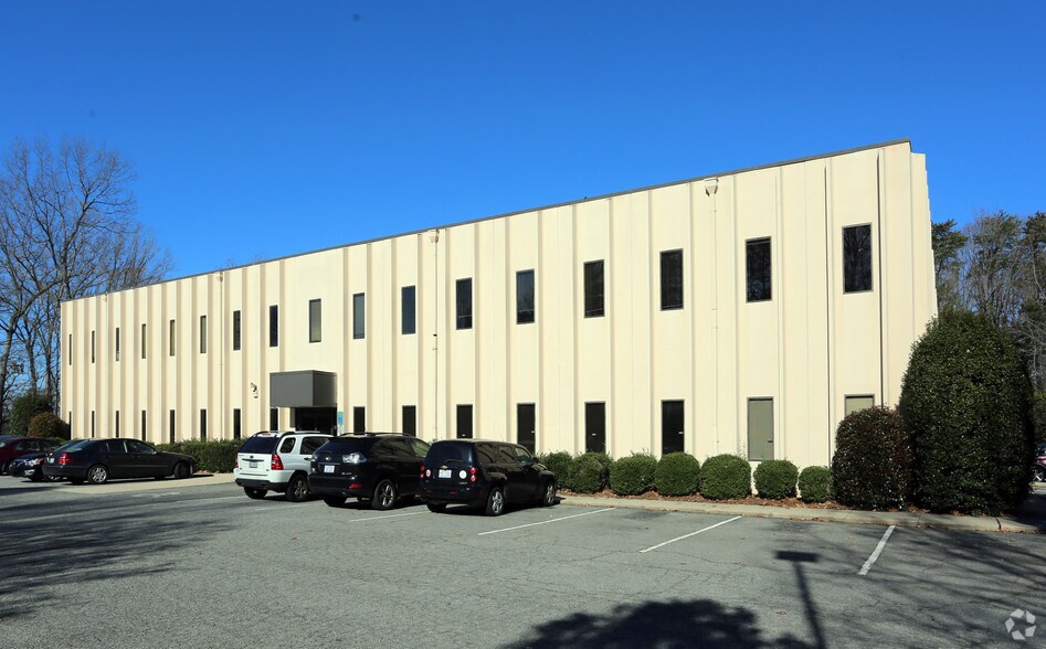 More Photos Of 4265 Brownsboro Rd, Winston-Salem Office For Sale