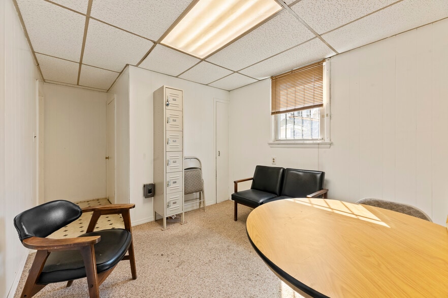 More Photos Of 137 Livingston Ave, New Brunswick Office Residential For Sale