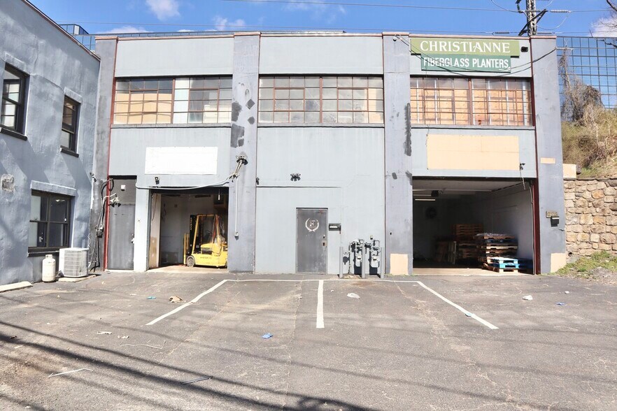 More Photos Of 225 Greenwich Ave, Stamford Manufacturing For Lease