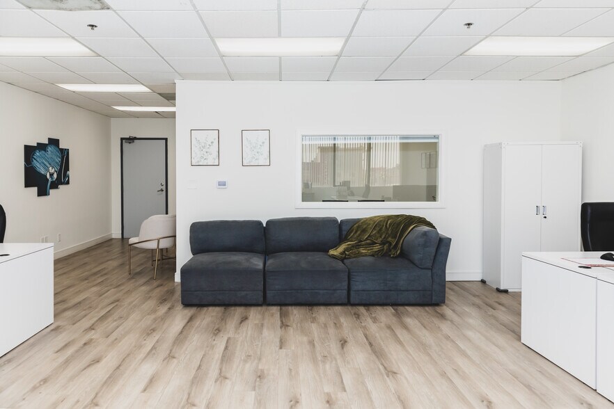 More Photos Of 111 N Jackson St, Glendale Office For Sale