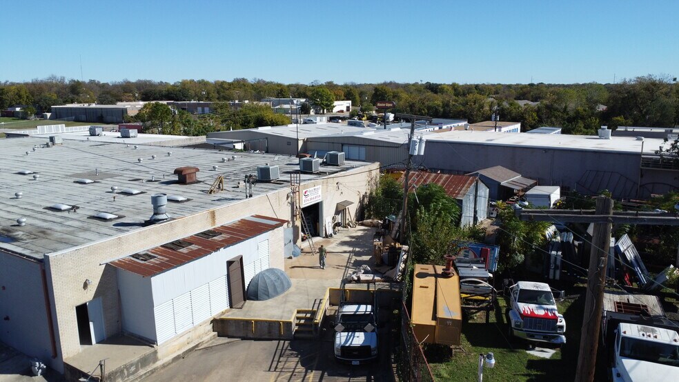 More Photos Of 5520 Military Pky, Dallas Industrial For Sale