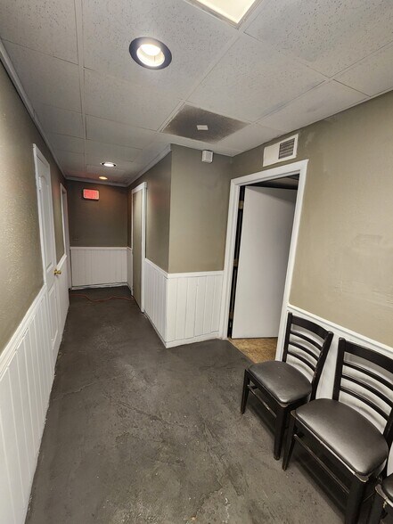 More Photos Of 321 N Main St, Hendersonville Restaurant For Lease