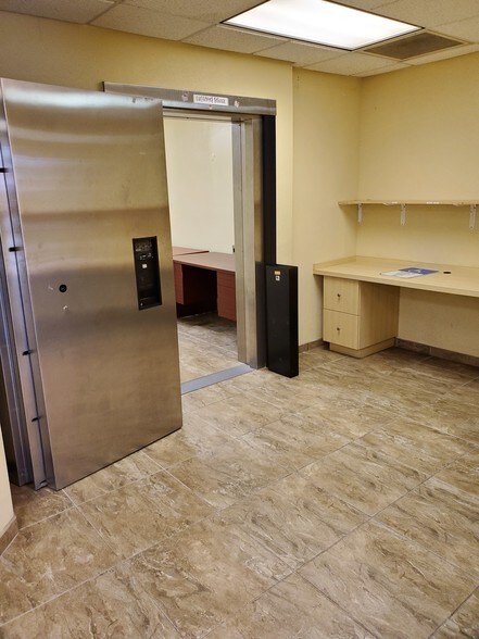 More Photos Of 5144 E Busch Blvd, Tampa Bank For Sale