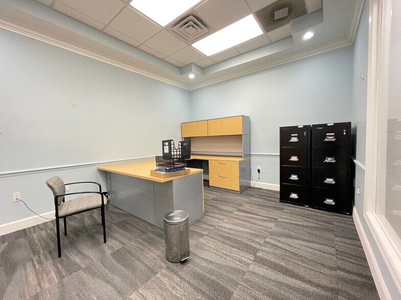 More Photos Of 1701 NW 80th Blvd, Gainesville Office For Sale