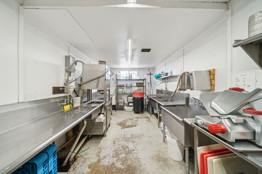 More Photos Of 319 E Illinois Ave, Vinita Restaurant For Sale