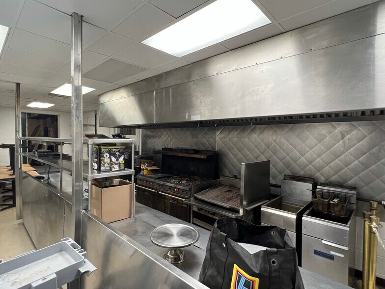 Primary Photo Of 1412 Main St, Buffalo Office For Lease