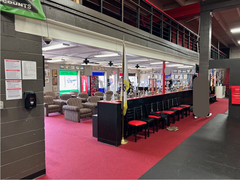 More Photos Of 130 N Locust Ave, Gallatin Freestanding For Lease