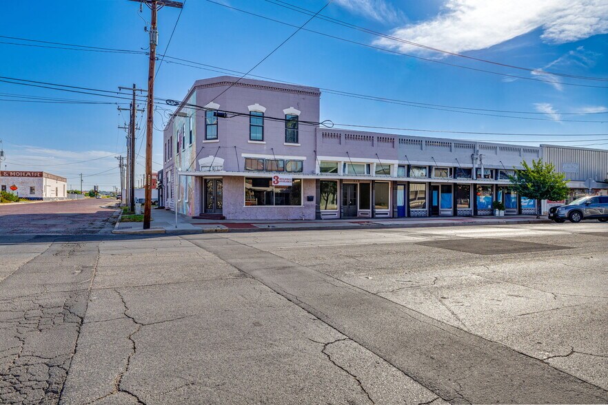 More Photos Of 318 N Chadbourne St, San Angelo Storefront For Sale