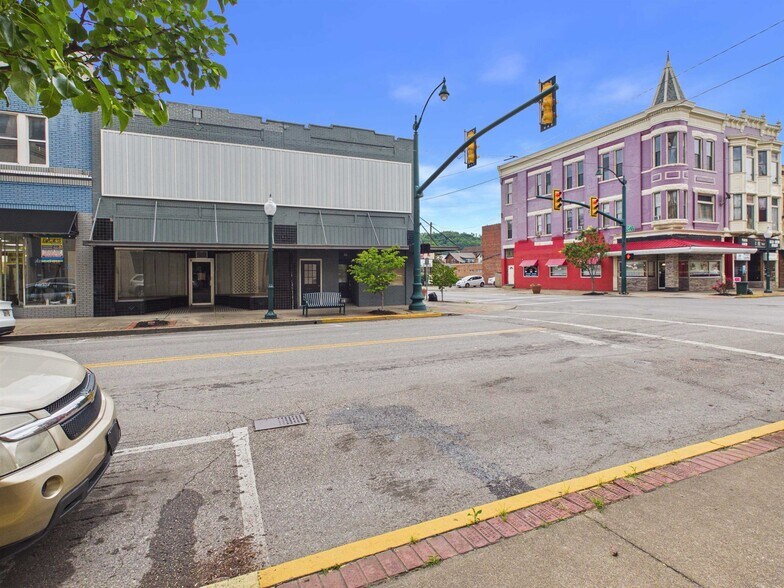 More Photos Of 123 S 3rd St, Ironton Storefront Retail Office For Sale