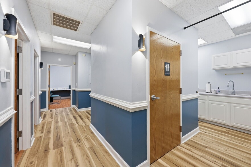 More Photos Of 502 McKnight Dr, Knightdale Medical For Sale