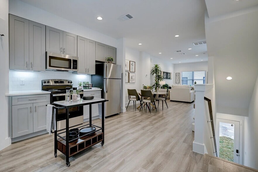 More Photos Of 3250 Sauce Pan Way, Katy Apartments For Sale
