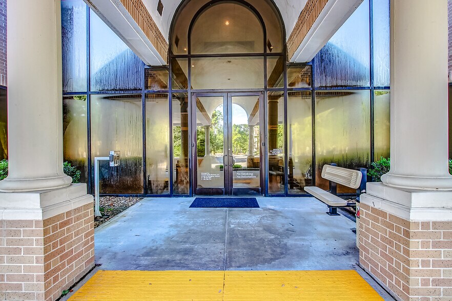 More Photos Of 4840 W Panther Creek Dr, The Woodlands Medical For Lease