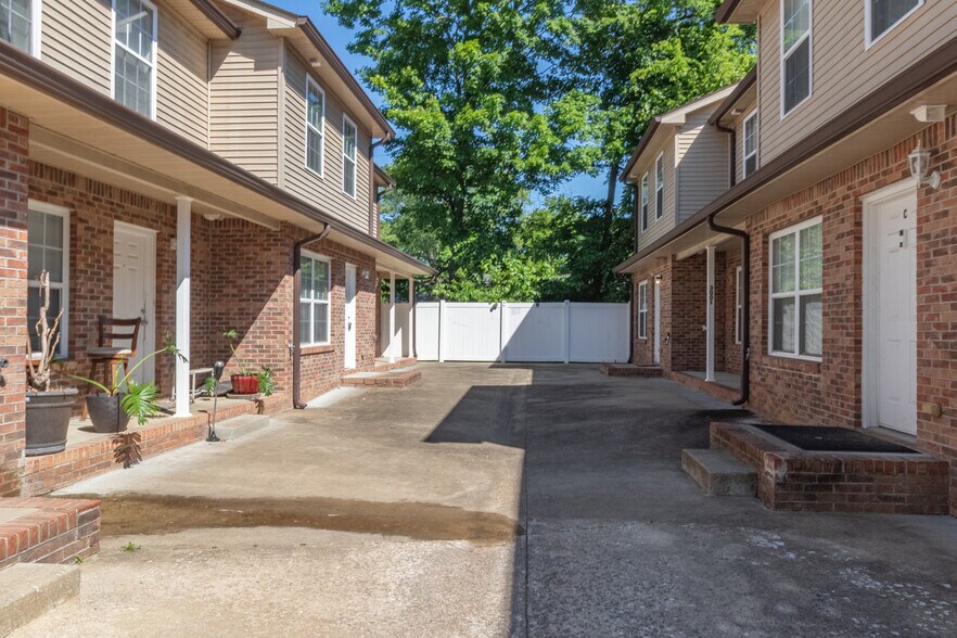 More Photos Of 162 Condor Ct, Clarksville Apartments For Sale