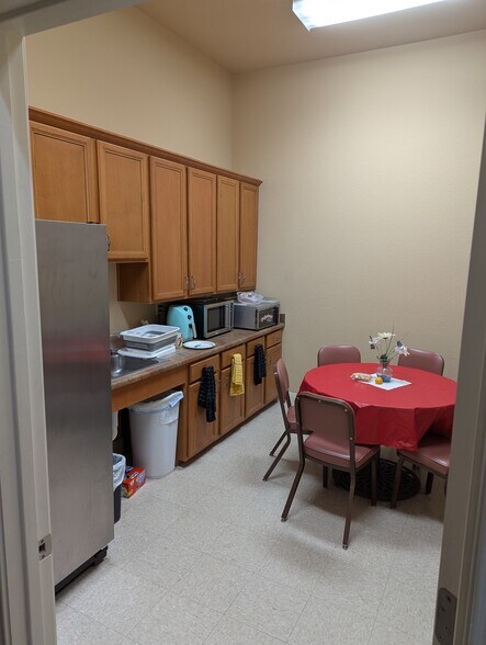 More Photos Of 1911 Corporate Dr, San Marcos Office For Sale