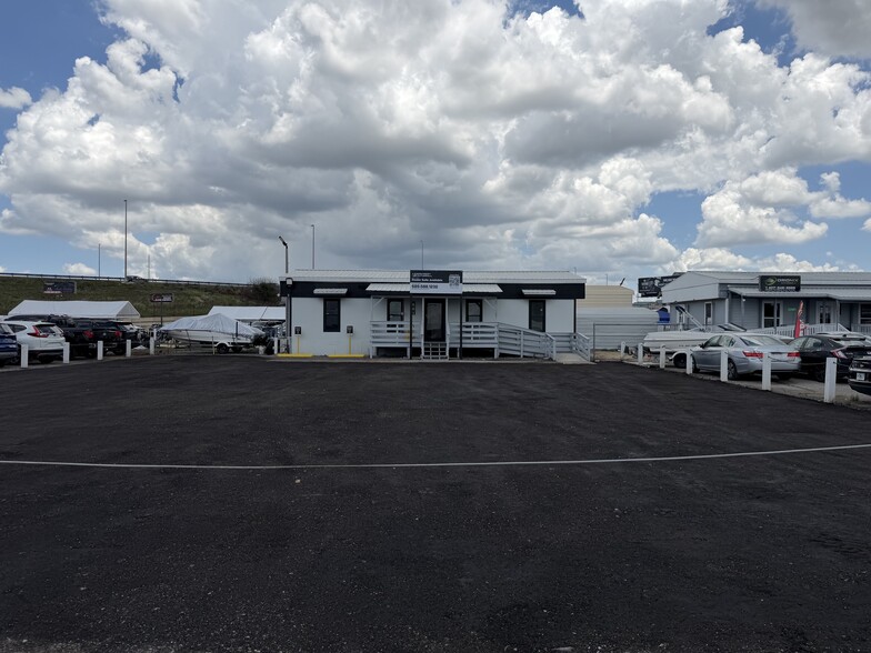 More Photos Of 1505 W Landstreet Rd, Orlando Auto Dealership For Lease