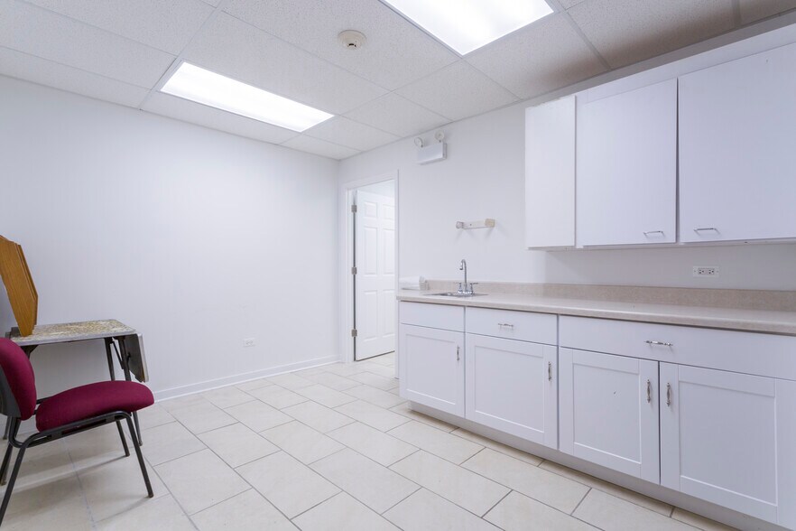 More Photos Of 1835 N 19th Ave, Melrose Park Medical For Lease