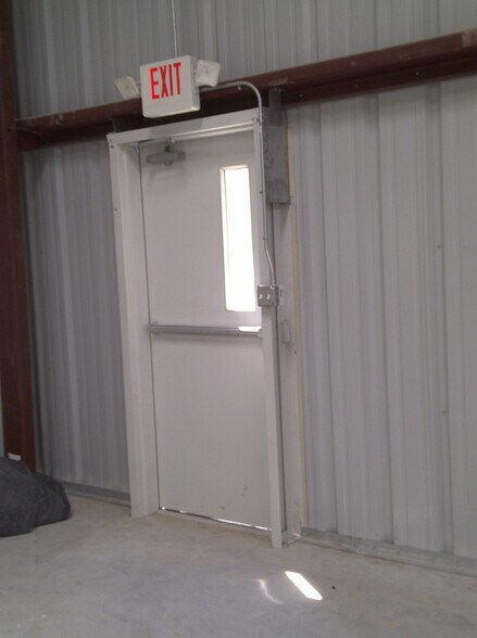 More Photos Of 11455 Brooklyn St, Houston Warehouse For Lease