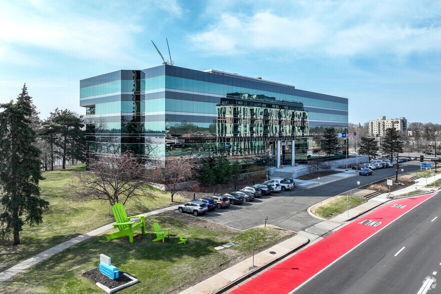 More Photos Of 3033 Excelsior Blvd, Minneapolis Medical For Lease