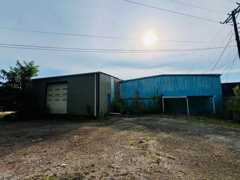 More Photos Of 504 N 2nd St, Booneville Auto Repair For Sale