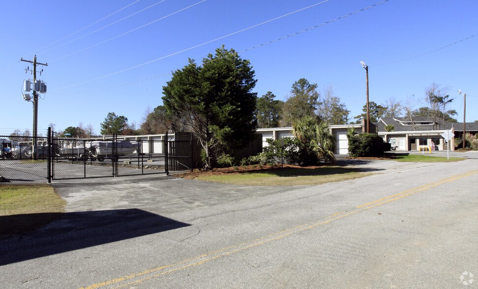 Primary Photo Of 1005 Von Kolnitz Rd, Mount Pleasant Self Storage For Lease