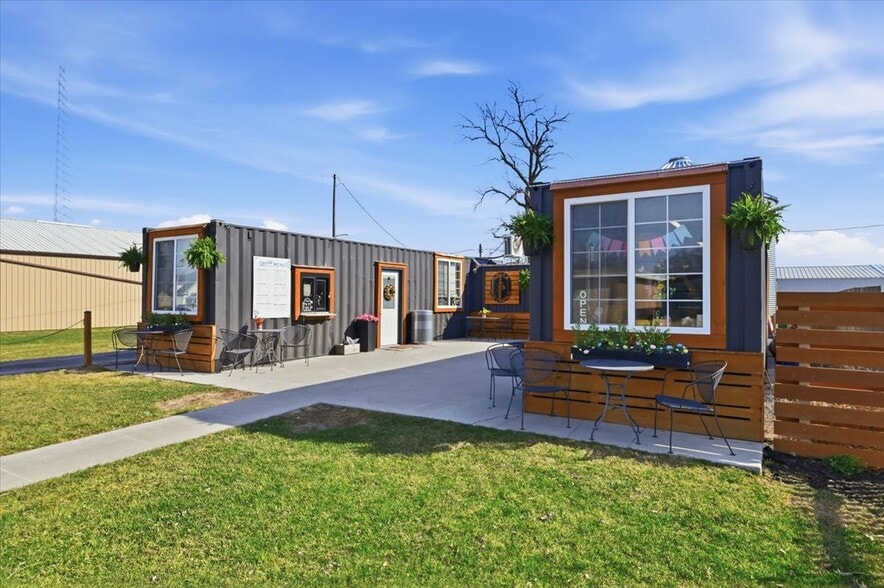 More Photos Of 131 3rd St, Underwood Specialty For Sale