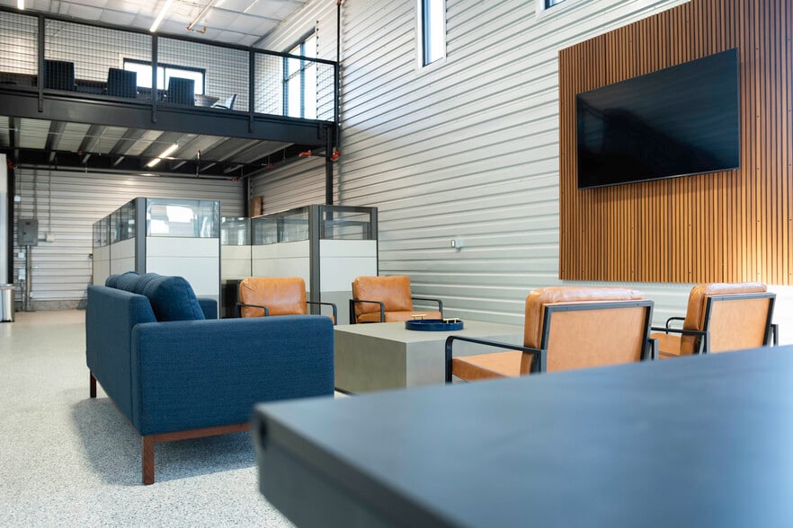 More Photos Of 5380 Ronald Reagan Blvd, Johnstown Light Distribution For Sale