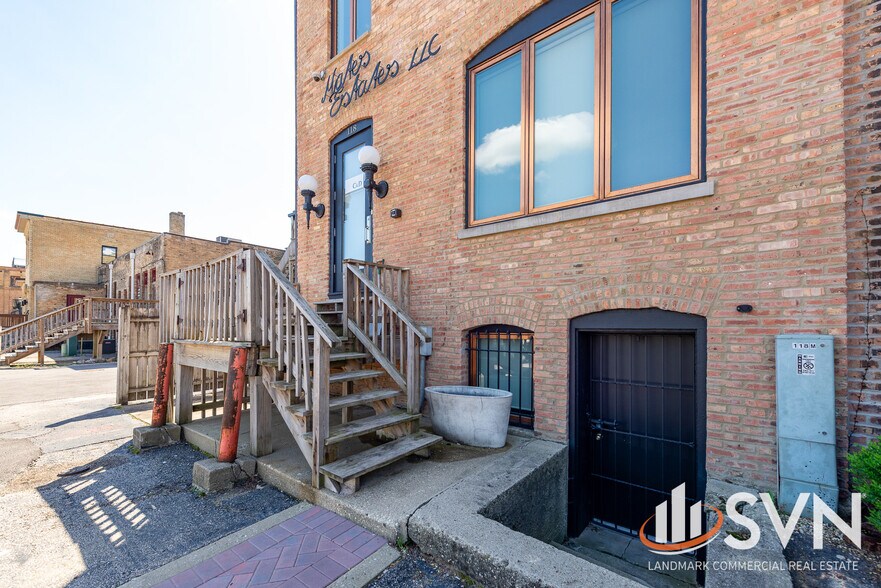 More Photos Of 118 W Main St, West Dundee Bank For Sale