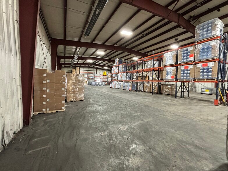 More Photos Of 1304 Rath Ave, Dodge City Distribution For Sale