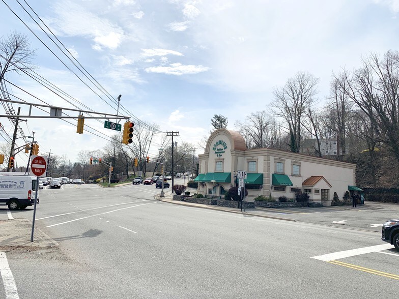 993 Pleasant Valley Way, West Orange, NJ 07052 Restaurant For Sale