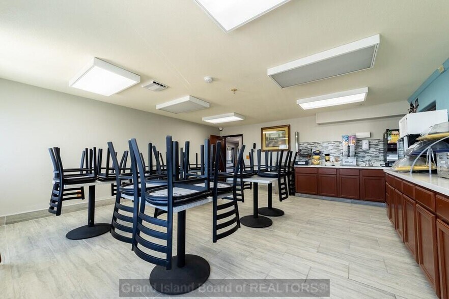 More Photos Of 2620 N Diers Ave, Grand Island Hotel For Sale