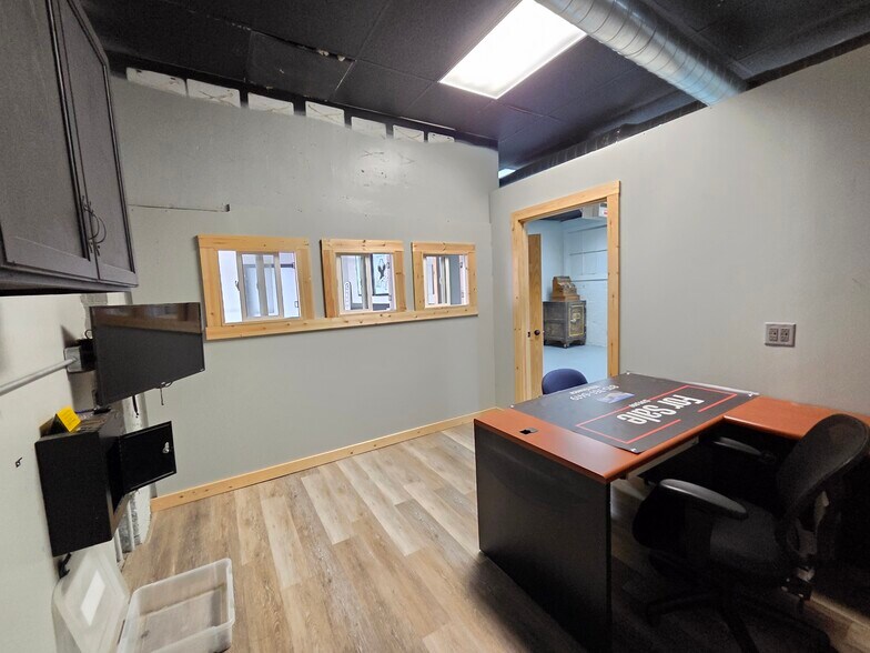 More Photos Of 519 Lincoln Ave, Rochelle Freestanding For Sale