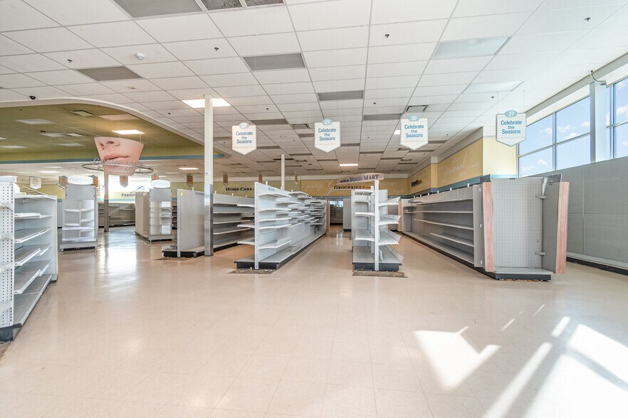 More Photos Of 1470 Tittabawassee Rd, Saginaw Drugstore For Sale