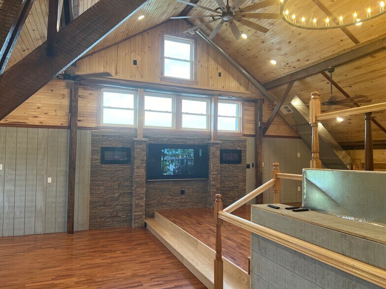 More Photos Of 5984 W South Range Rd, Salem Service For Sale