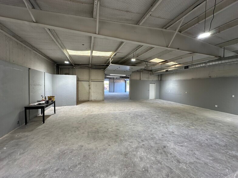 More Photos Of 5021 Gordon Smith Dr, Rowlett Warehouse For Sale