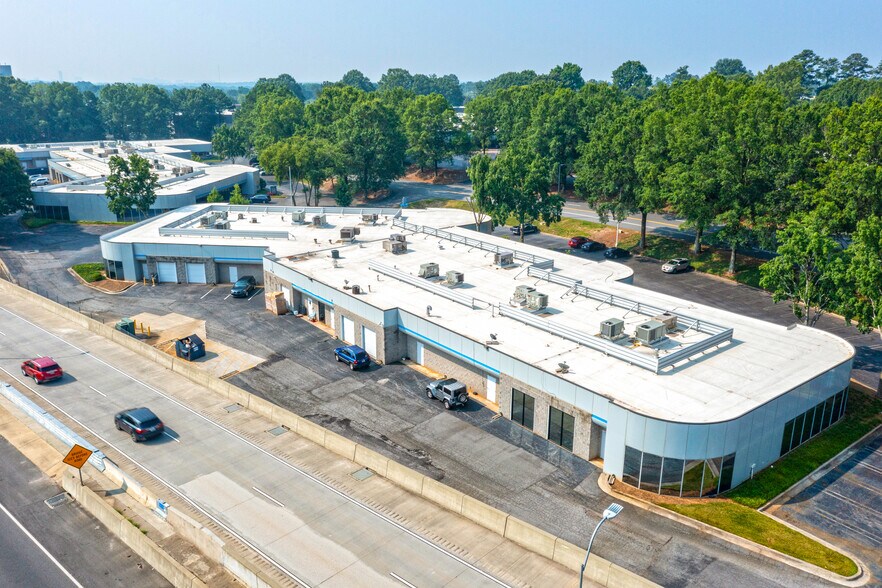 More Photos Of 425 Franklin Gateway SE, Marietta Unknown For Lease