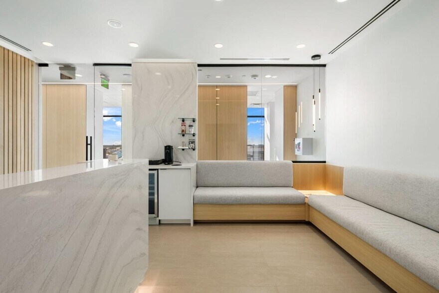 More Photos Of 800 N Federal Hwy, Hallandale Beach Office For Sale