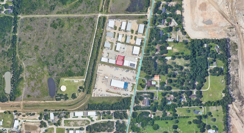 More Photos Of 2038 S Houston Ave, Humble Warehouse For Lease
