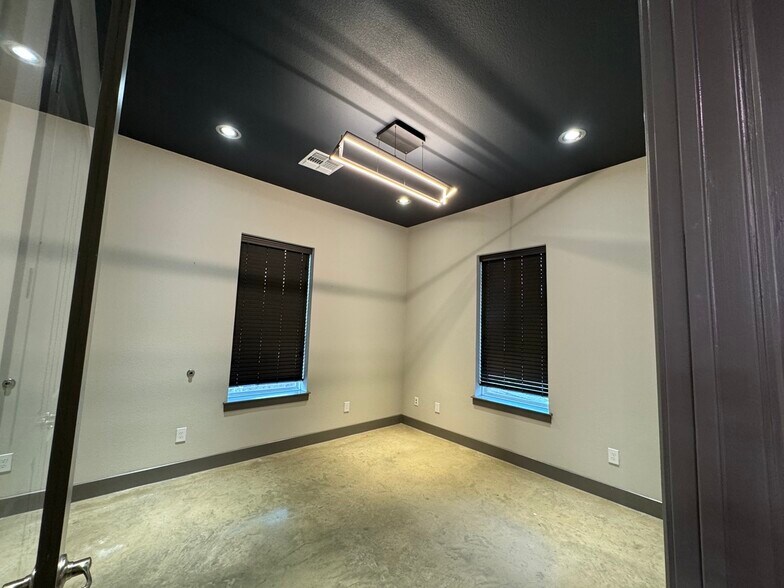 More Photos Of 2517 Creekmire -1, Conroe Medical For Sale