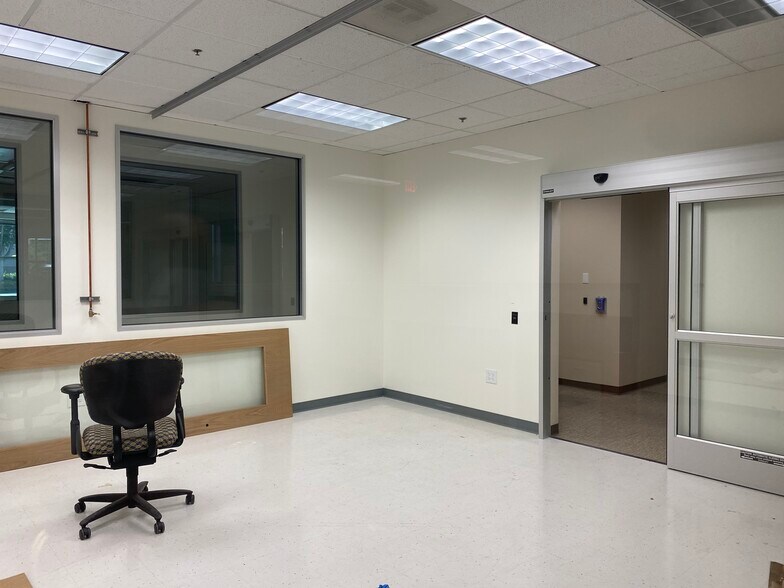 More Photos Of 8845 Irvine Center Dr, Irvine Office For Lease