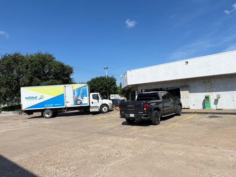 More Photos Of 8899 North Loop E, Houston Service Station For Sale