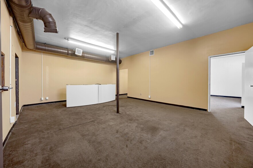 More Photos Of 1418 E Pacific Coast Hwy, Wilmington Office For Lease