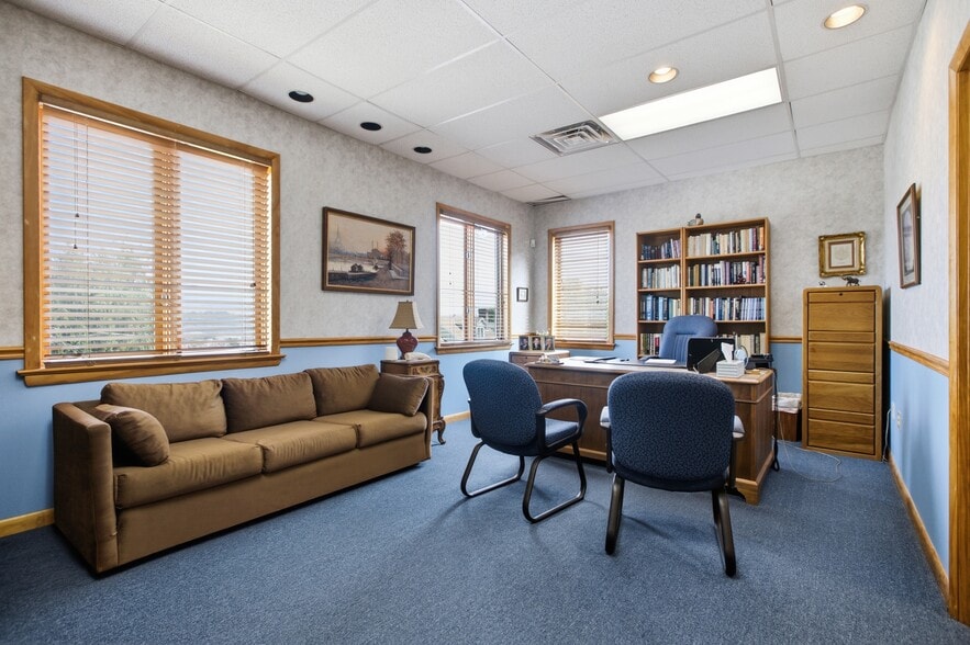 More Photos Of 3519 Bigelow Blvd, Pittsburgh Office For Sale