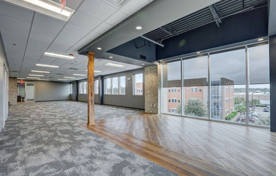 More Photos Of 6740 Rock Spring Rd, Wilmington Office For Lease