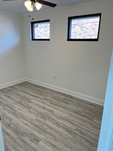 More Photos Of 1107 N Fant St, Anderson Office For Sale