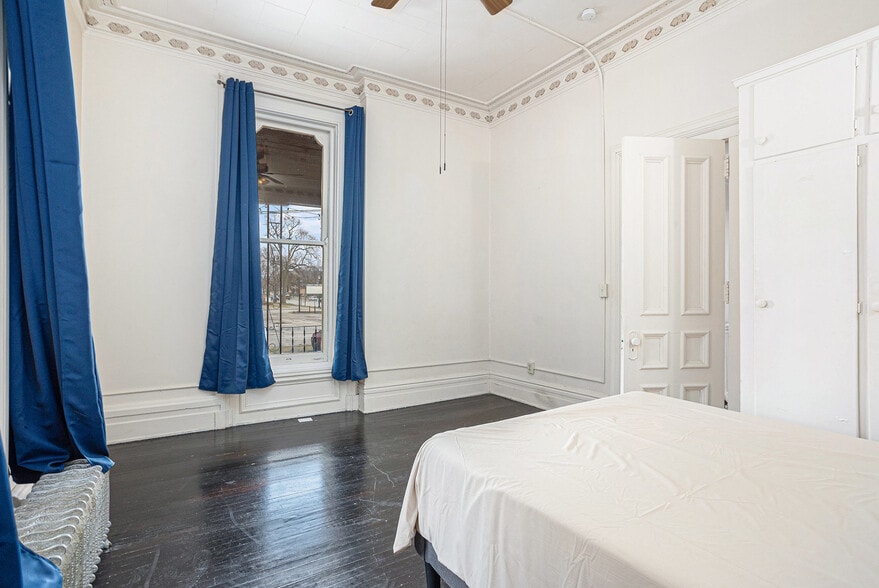 More Photos Of 701 Center Ave, Bay City Apartments For Sale